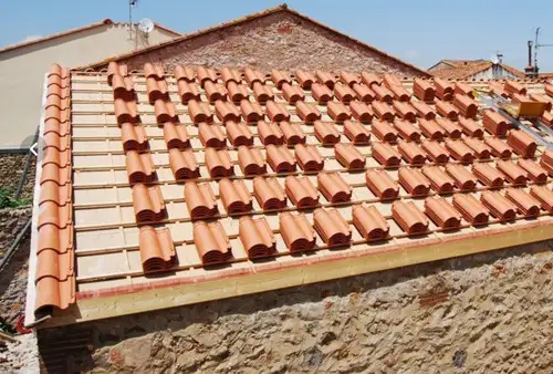 Couvreur au Cr�s : entretien, r�novation et r�paration de toiture